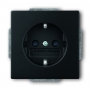 Busch-Jäger SCHUKO®-pistorasia, jossa on luontainen kosketussuoja musta matt 2013-0-5333