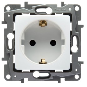 Legrand 664531 Πρίζα Niloe Schuko με προστασία για παιδιά, λευκό