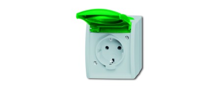 SCHUKO® outlet with hinged lid